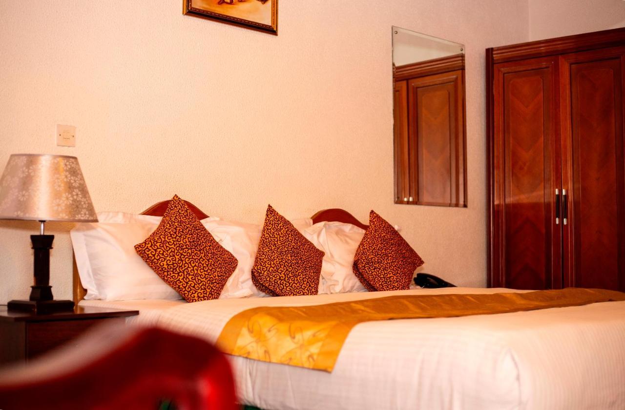 Royal Park Hotel Kumasi Esterno foto